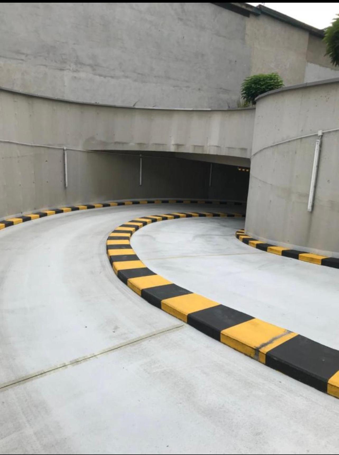 Skau Piano Family & Business Apartment Free Parking Братислава Экстерьер фото