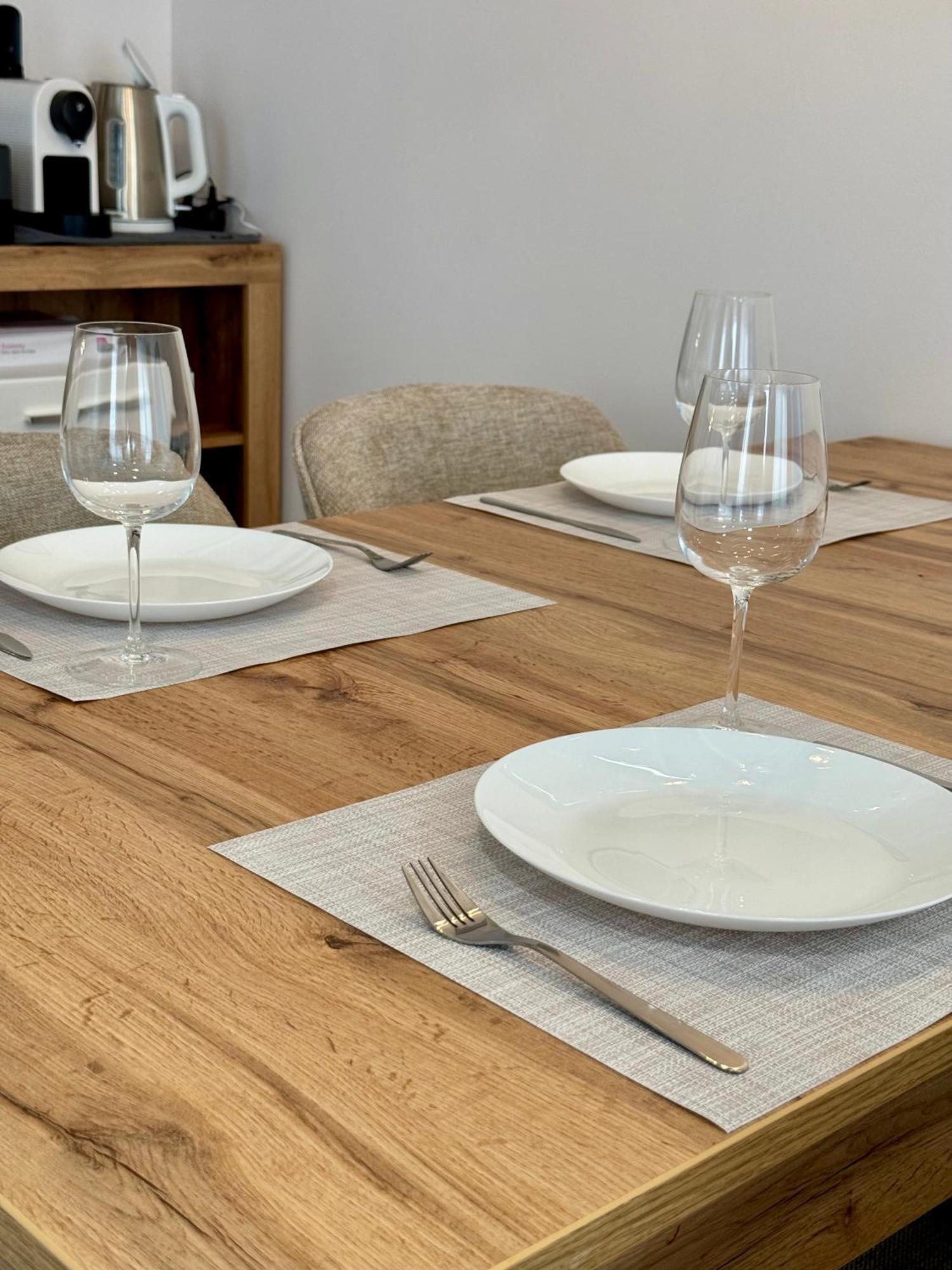 Skau Piano Family & Business Apartment Free Parking Братислава Экстерьер фото