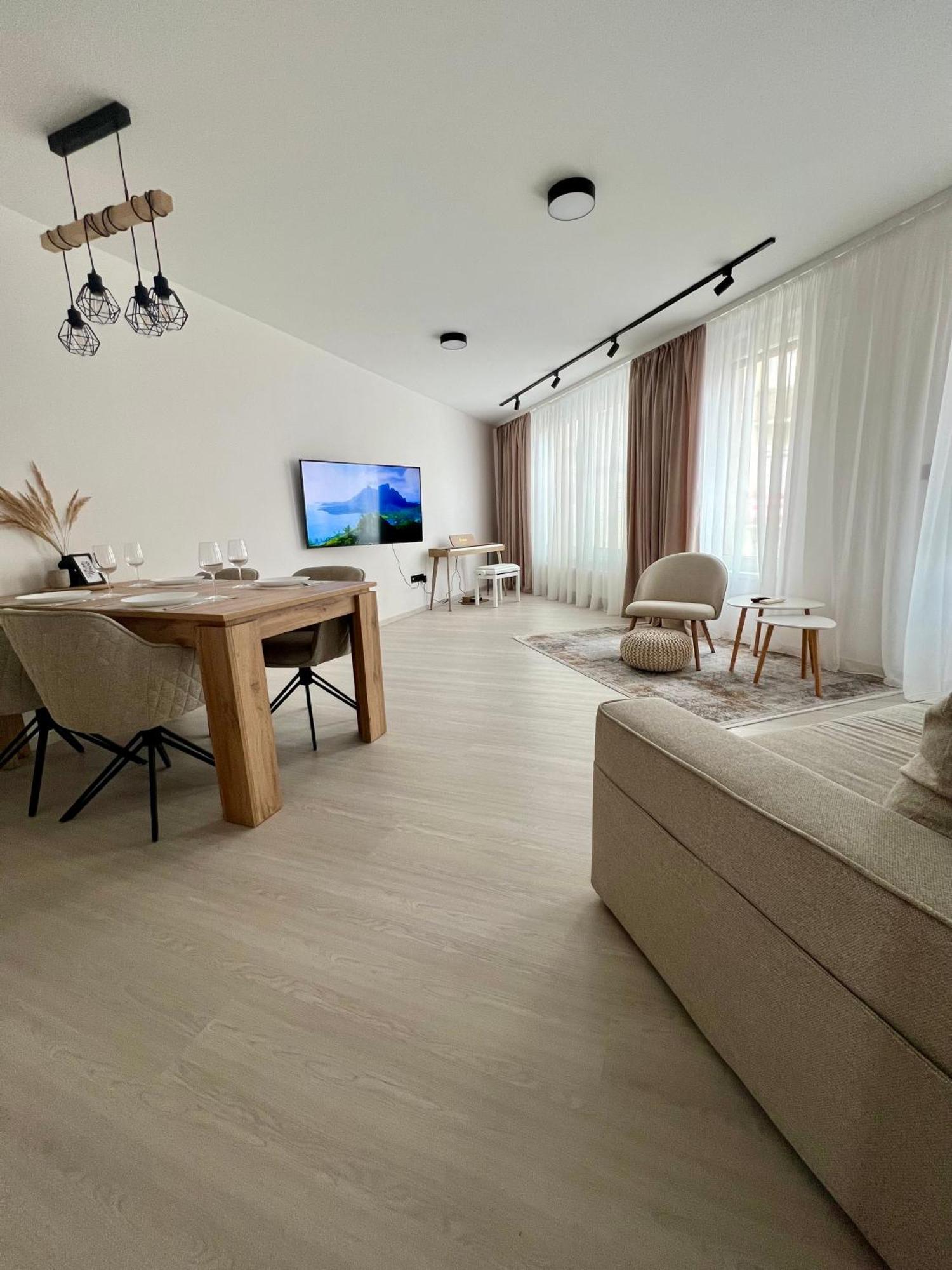 Skau Piano Family & Business Apartment Free Parking Братислава Экстерьер фото