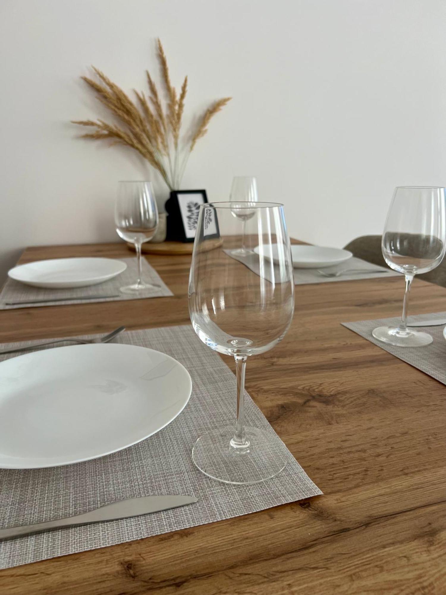 Skau Piano Family & Business Apartment Free Parking Братислава Экстерьер фото